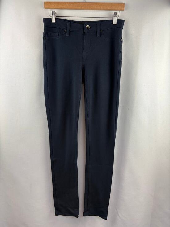 Calvin Klein Jeans Denim - Women’s Calvin Klein Size 4 Navy Low rise Jeggings